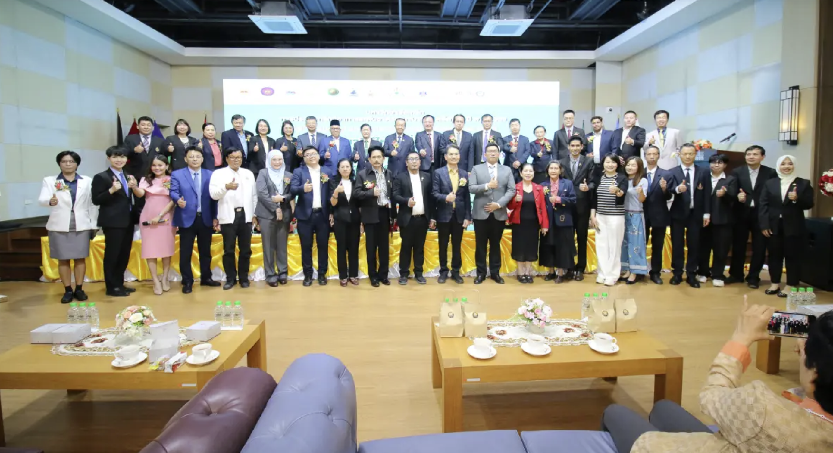 格乐大学第19届全国和国际学术会议：在新常态下促进可持续发展