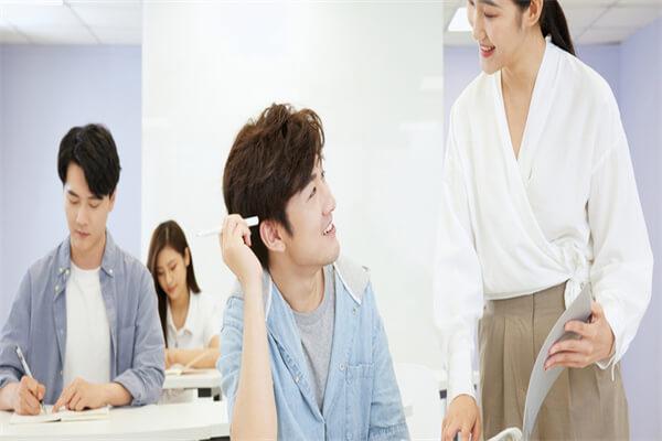 EMBA就读生活中的挑战与收获