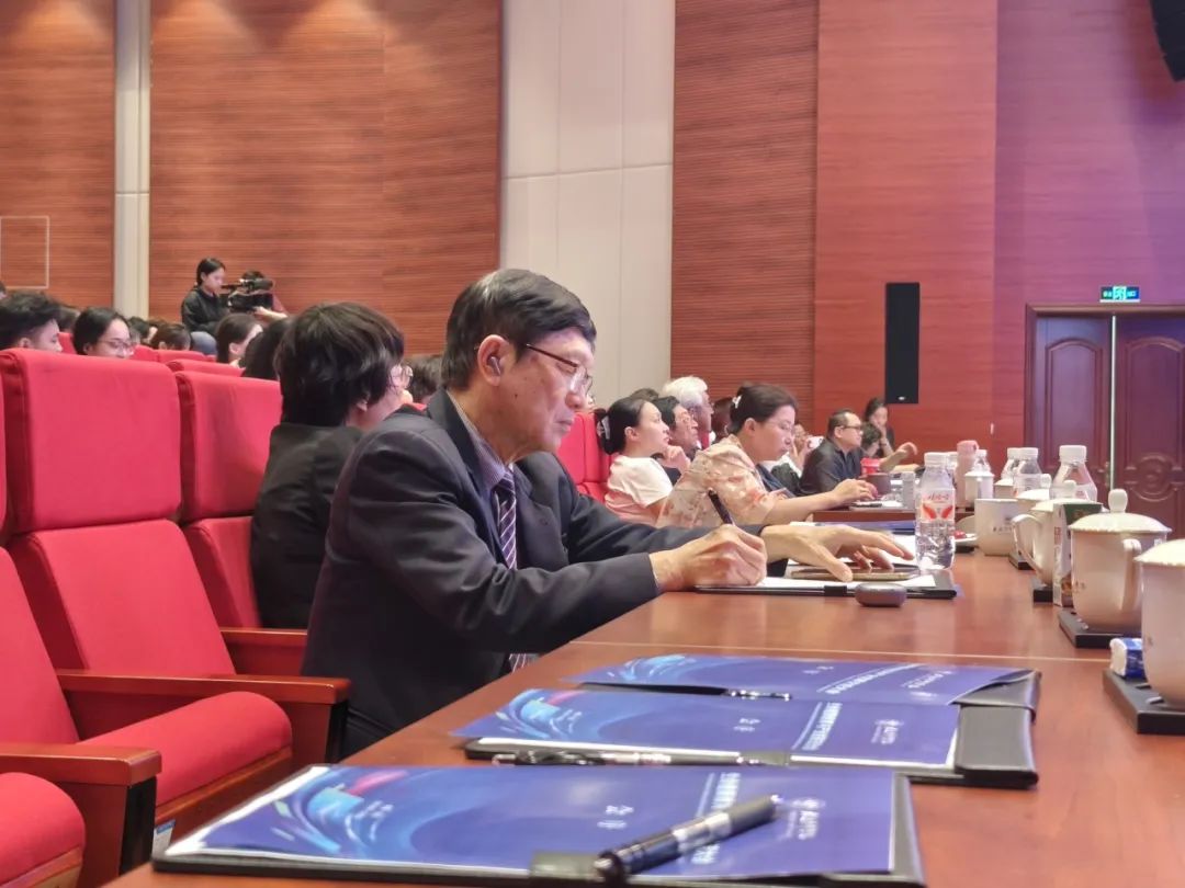 “生命健康教育与产业发展交流大会"暨"生命健康产教联盟”成立仪式在辽宁举行，泰国格乐大学作为重要国际合作伙伴受邀参与